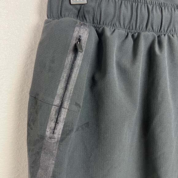 Lululemon Men's Size Medium Surge Lined Shorts 6" Dark Gray Pockets Running - Picture 7 of 9